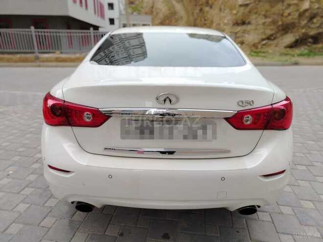 Infiniti Q50-3