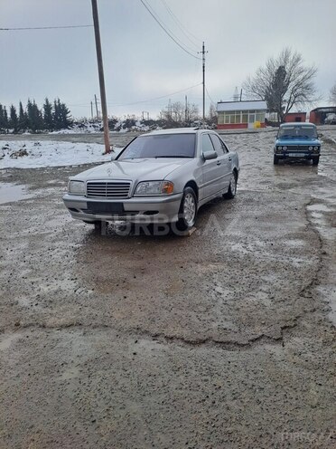 Mercedes C 180 1999, 420,000 km - 1.8 l - Beyləqan