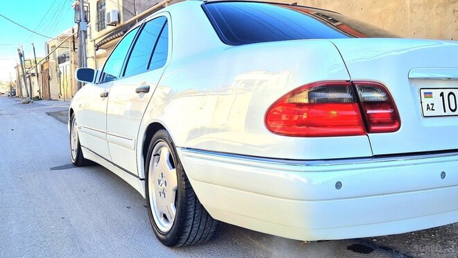 Mercedes E 430 1998, 300,001 km - 4.3 l - Xırdalan