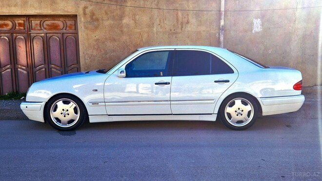Mercedes E 430 1998, 300,001 km - 4.3 l - Xırdalan