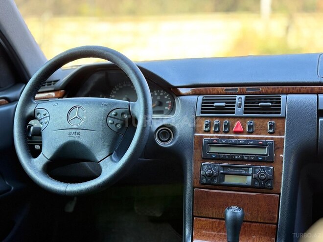 Mercedes E 280 2000, 287,000 km - 2.8 l - Bakı