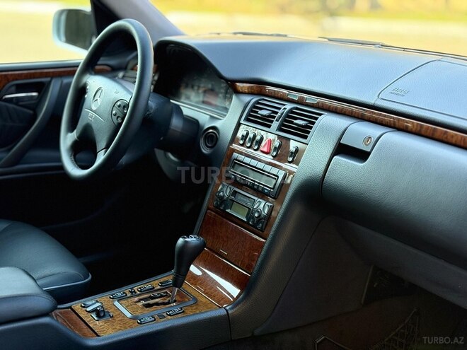 Mercedes E 280 2000, 287,000 km - 2.8 l - Bakı
