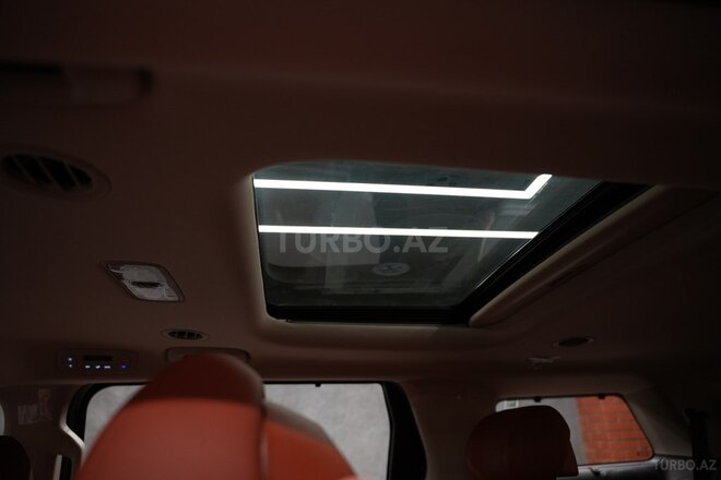 Kia Carnival-16