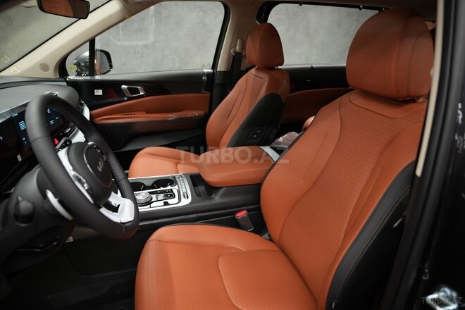 Kia Carnival-5