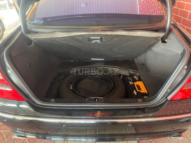 Mercedes E 240 2004, 157,770 km - 2.6 l - Masallı