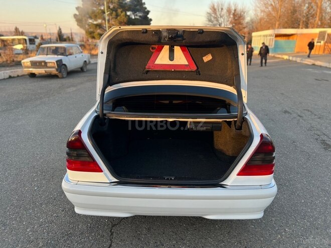 Mercedes C 240 1999, 286,000 km - 2.4 l - Şəmkir