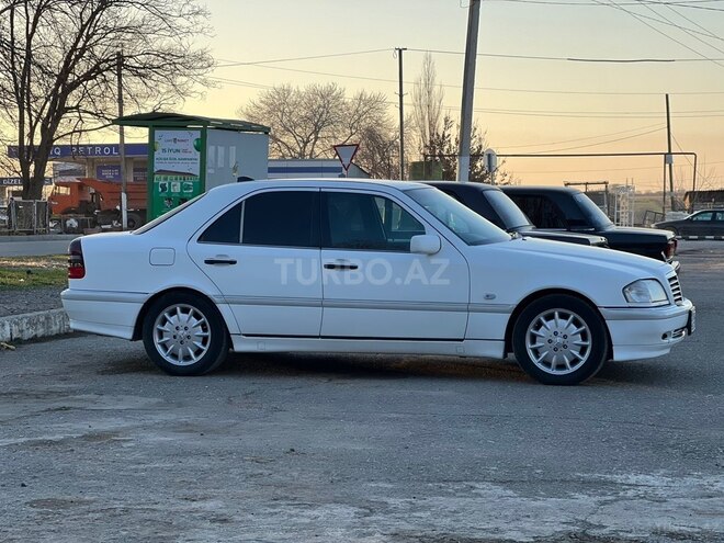 Mercedes C 240 1999, 286,000 km - 2.4 l - Şəmkir