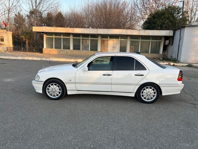 Mercedes C 240 1999, 286,000 km - 2.4 l - Şəmkir
