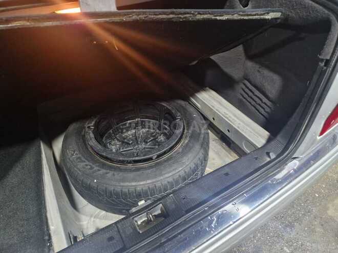 Mercedes E 240 1999, 301,000 km - 2.4 л - Sumqayıt