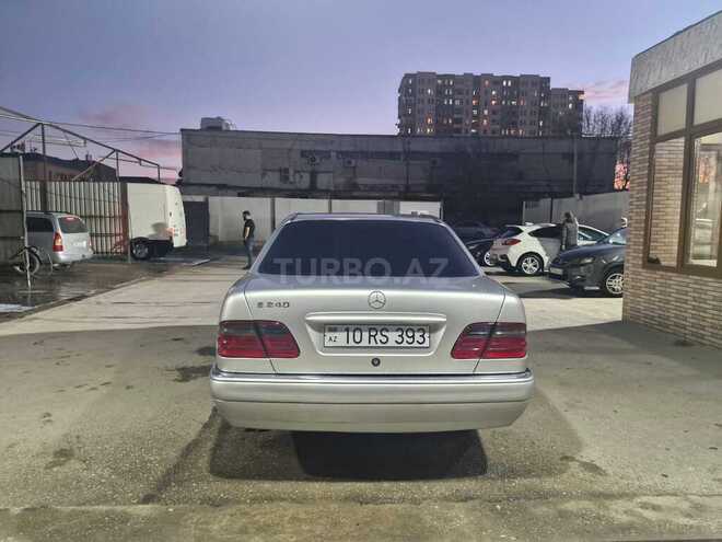 Mercedes E 240 1999, 301,000 km - 2.4 л - Sumqayıt