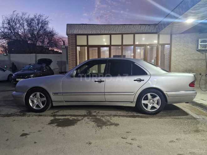 Mercedes E 240 1999, 301,000 km - 2.4 л - Sumqayıt