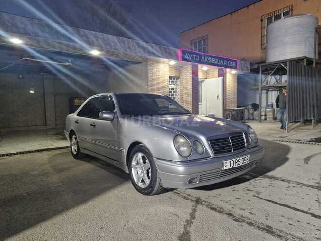 Mercedes E 240 1999, 301,000 km - 2.4 л - Sumqayıt