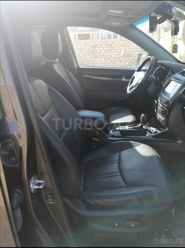 Kia Sorento-13