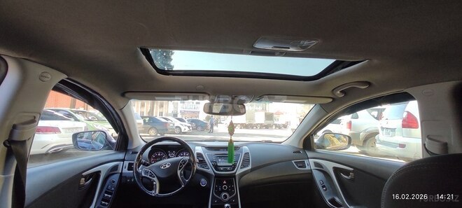 Hyundai Elantra 2015, 212,969 km - 1.8 l - Masallı