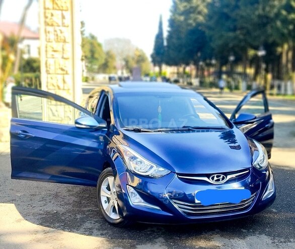 Hyundai Elantra 2015, 212,969 km - 1.8 l - Masallı
