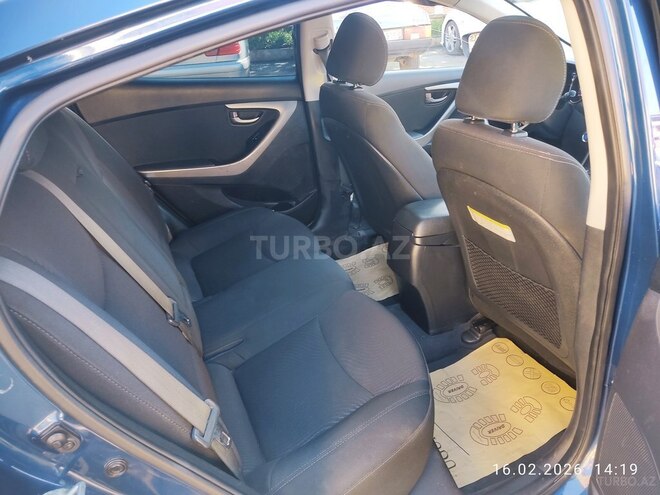 Hyundai Elantra 2015, 212,969 km - 1.8 l - Masallı