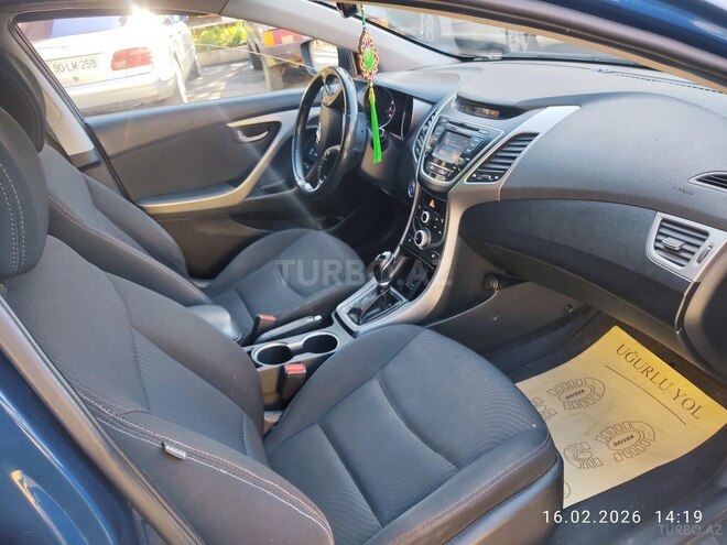 Hyundai Elantra 2015, 212,969 km - 1.8 l - Masallı