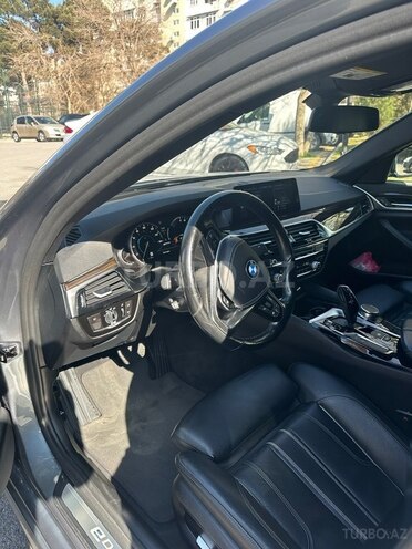 BMW 530e-8