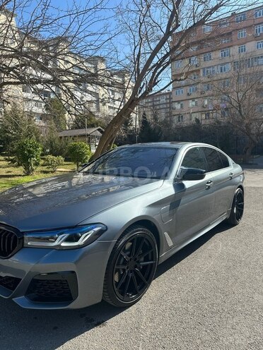 BMW 530e-4