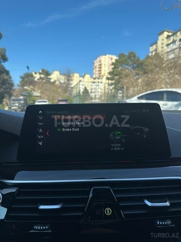 BMW 530e-15