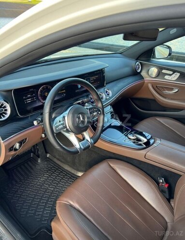 Mercedes E 300-8