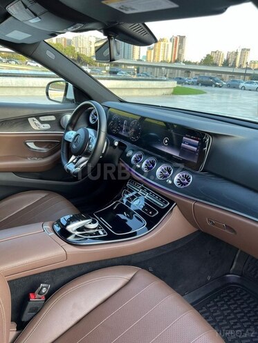 Mercedes E 300-9
