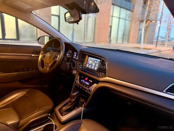 Hyundai Elantra 2017, 205,000 km - 2.0 l - Bakı