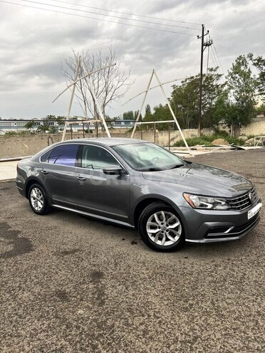 Volkswagen Passat 2017, 174,000 km - 1.8 л - Bakı