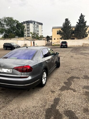 Volkswagen Passat 2017, 174,000 km - 1.8 л - Bakı