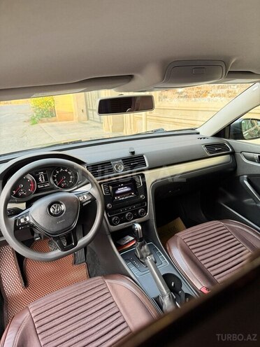 Volkswagen Passat 2017, 174,000 km - 1.8 л - Bakı