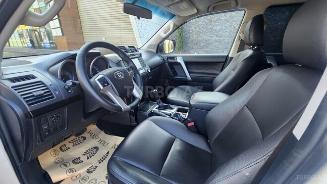 Toyota Land Cruiser Prado-6