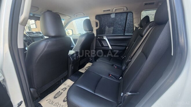 Toyota Land Cruiser Prado-8