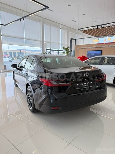 Toyota Camry-5