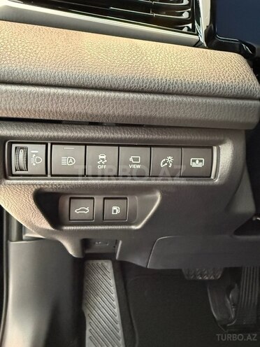Toyota Camry-12