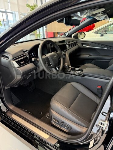 Toyota Camry-13