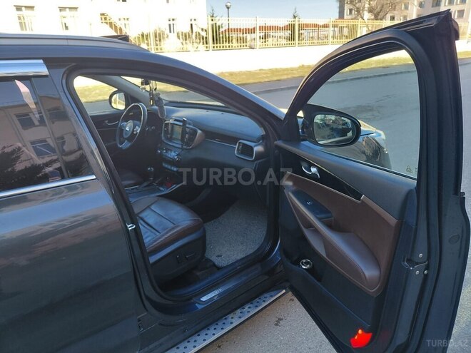 Kia Sorento-9