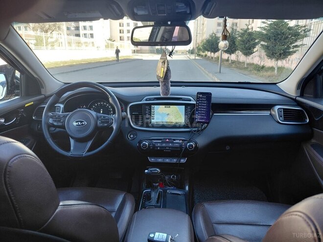 Kia Sorento-13