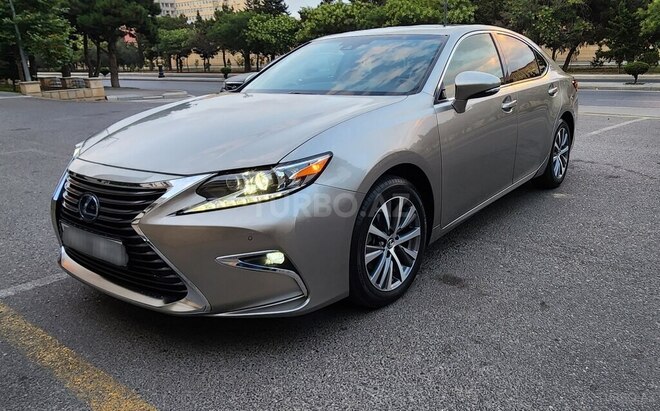 Lexus ES 300h-4
