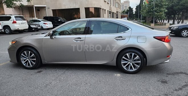 Lexus ES 300h-3