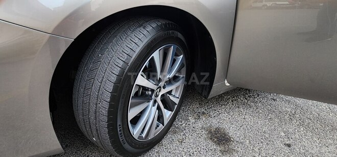 Lexus ES 300h-9