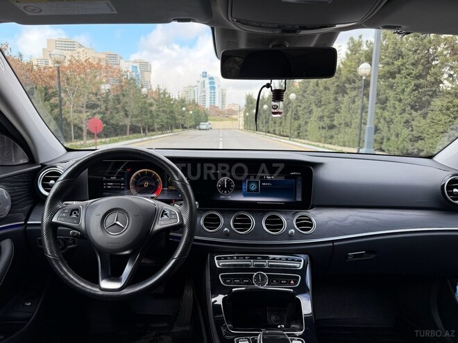 Mercedes E 220 d-9