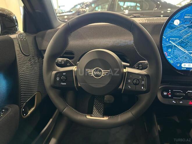 Mini Cooper SE-9