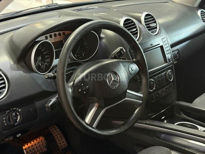 Mercedes ML 300 4MATIC-2