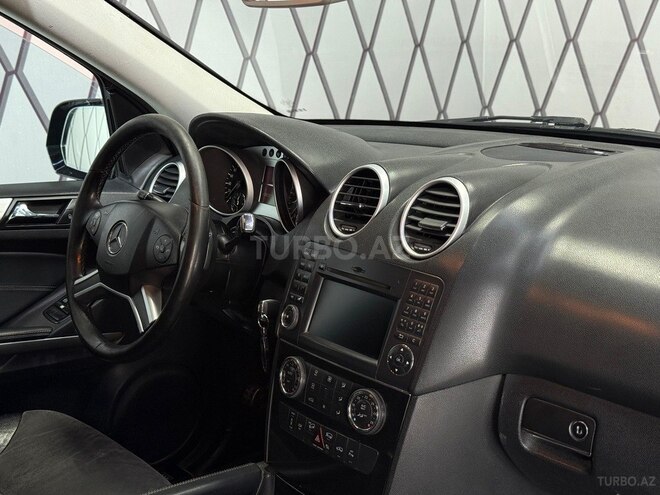 Mercedes ML 300 4MATIC-7