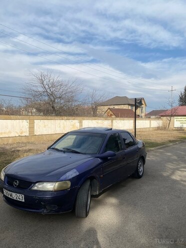 Opel Vectra 1995, 385,000 km - 1.8 l - Qazax