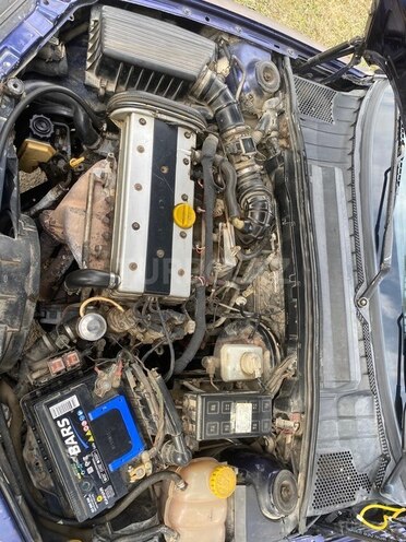 Opel Vectra 1995, 385,000 km - 1.8 l - Qazax