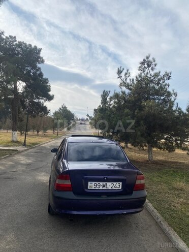 Opel Vectra 1995, 385,000 km - 1.8 l - Qazax