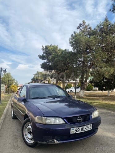 Opel Vectra 1995, 385,000 km - 1.8 l - Qazax