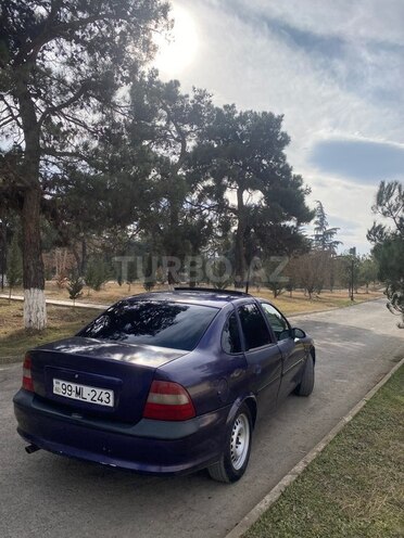 Opel Vectra 1995, 385,000 km - 1.8 l - Qazax
