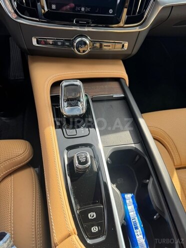 Volvo S90-7
